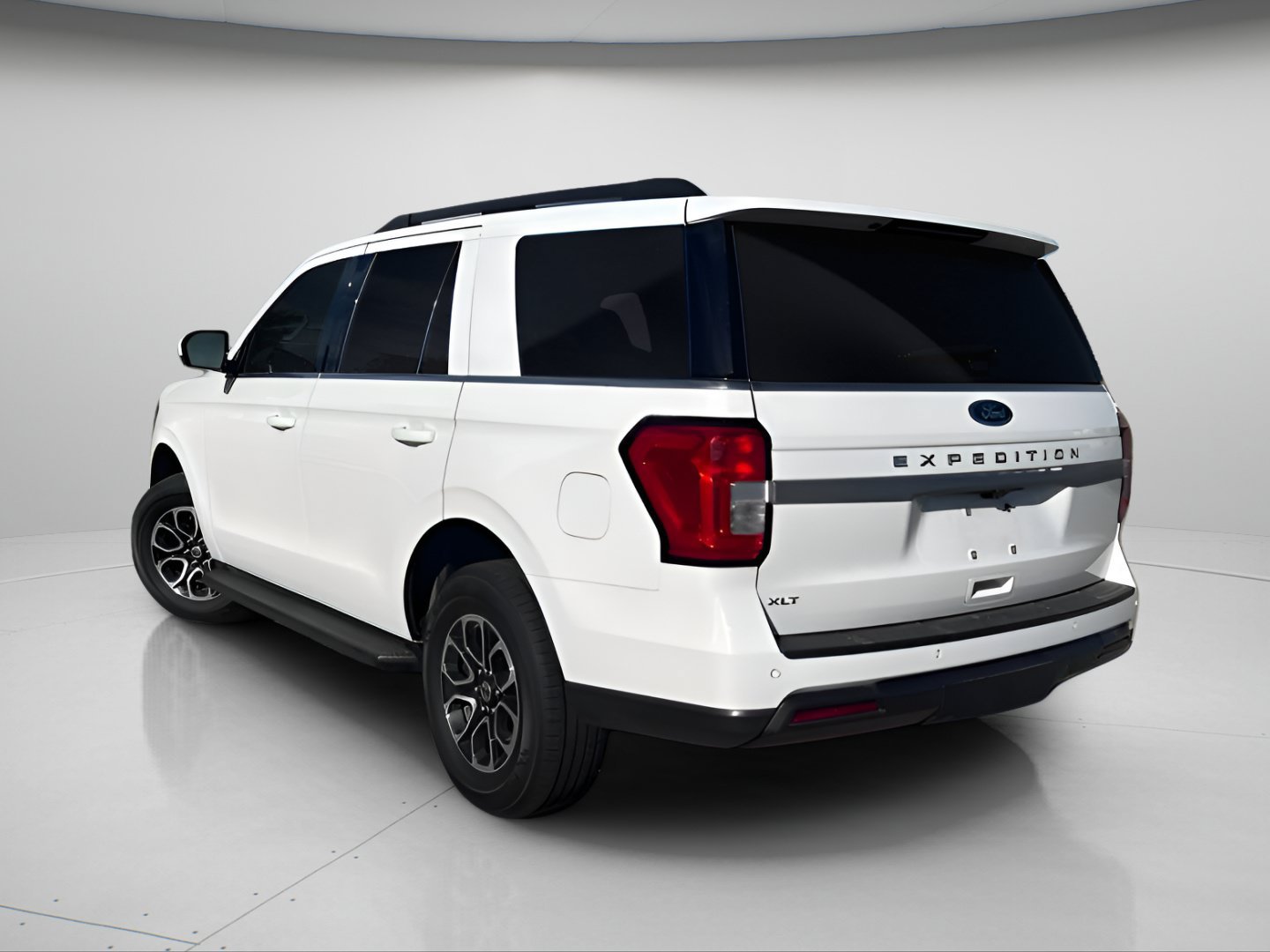Certified 2024 Ford Expedition XLT AWD/4WD image 11