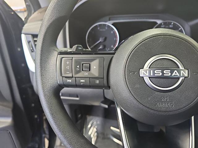 Used 2023 Nissan Rogue SV FWD image 16