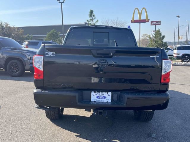 Used 2021 Nissan Titan SV w/ SV Convenience Package image 3