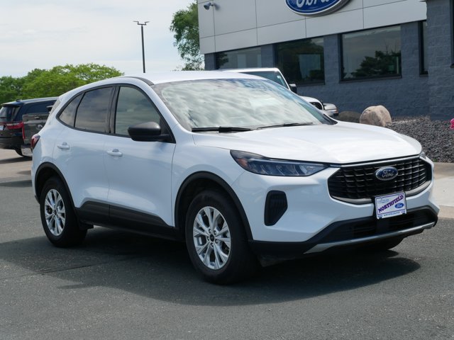 Certified 2025 Ford Escape Active AWD/4WD image 2