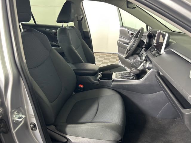 Used 2023 Toyota RAV4 LE AWD/4WD image 19
