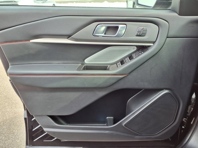 Certified 2025 Ford Explorer ST image 22