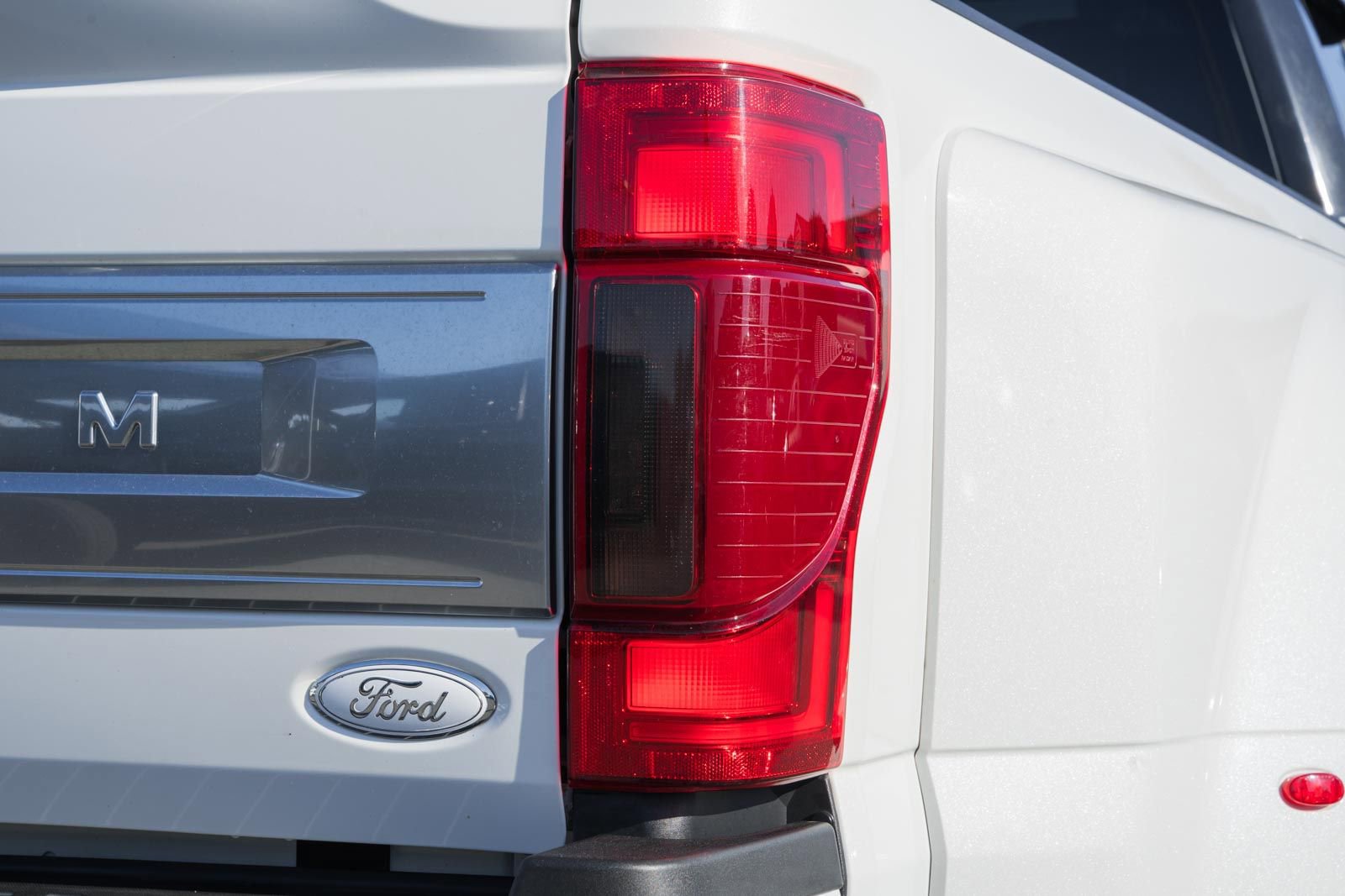 Certified 2022 Ford F450 Platinum w/ FX4 Off-Road Package image 6