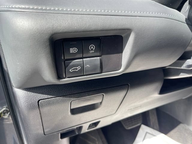 Used 2023 Toyota Highlander XLE FWD image 15