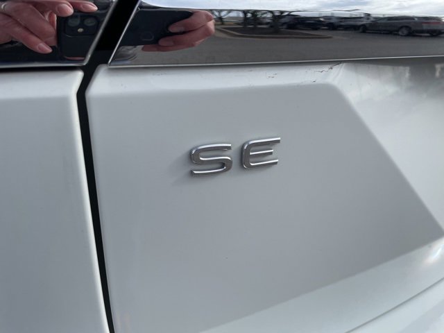 Used 2025 Volkswagen Atlas SE image 9