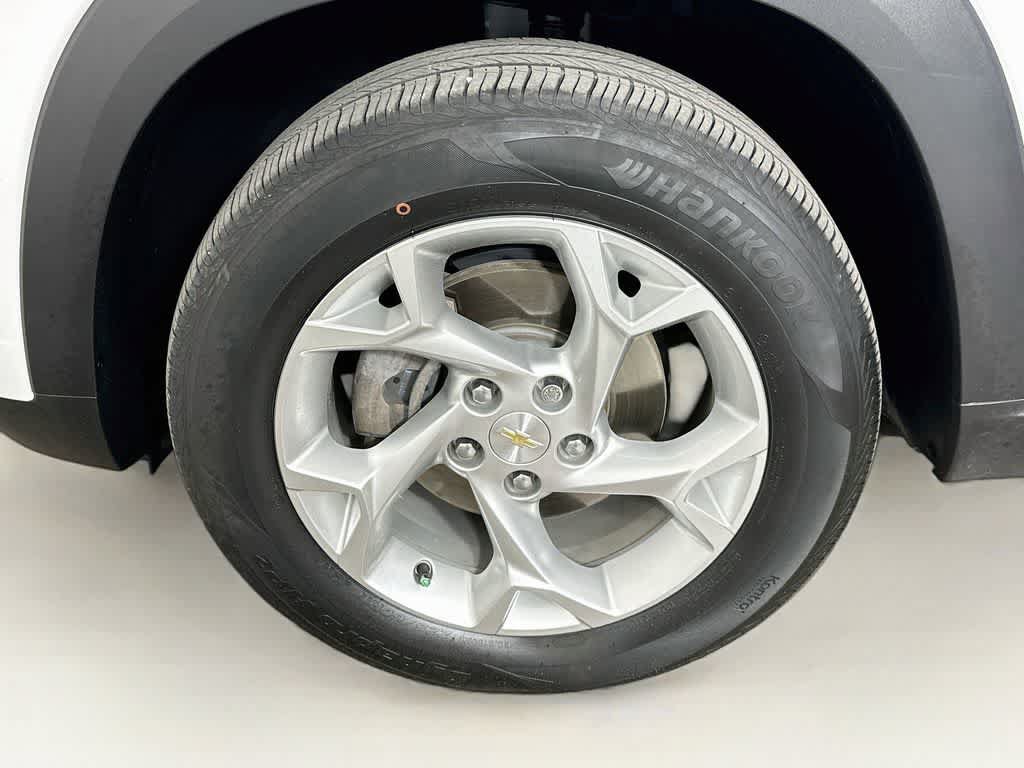 Used 2024 Chevrolet Trax LS w/ LS Convenience Package FWD image 7