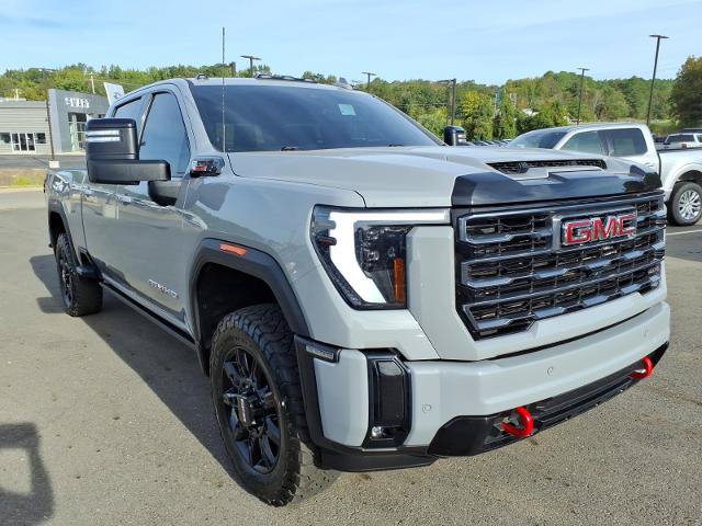 Used 2025 GMC Sierra 2500 AT4 w/ AT4 Premium Plus Package AWD/4WD image 5