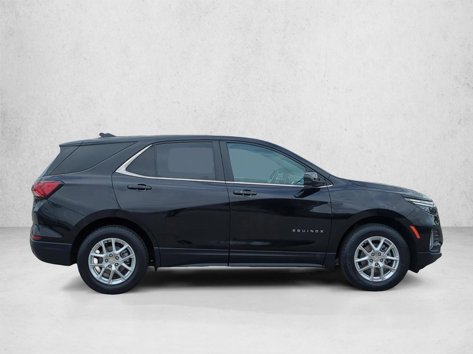 Used 2024 Chevrolet Equinox LT FWD image 4