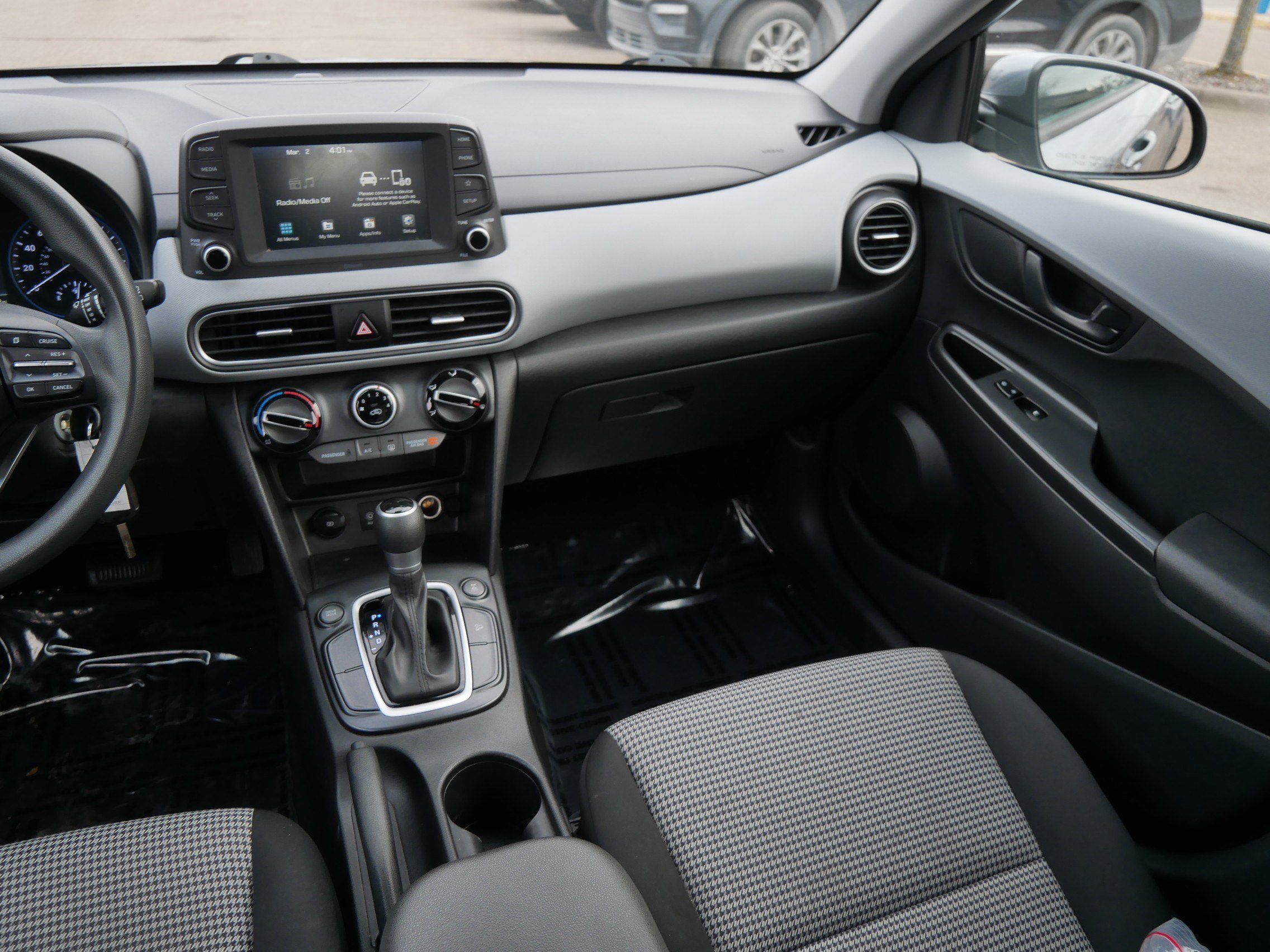 Used 2021 Hyundai Kona SE image 11