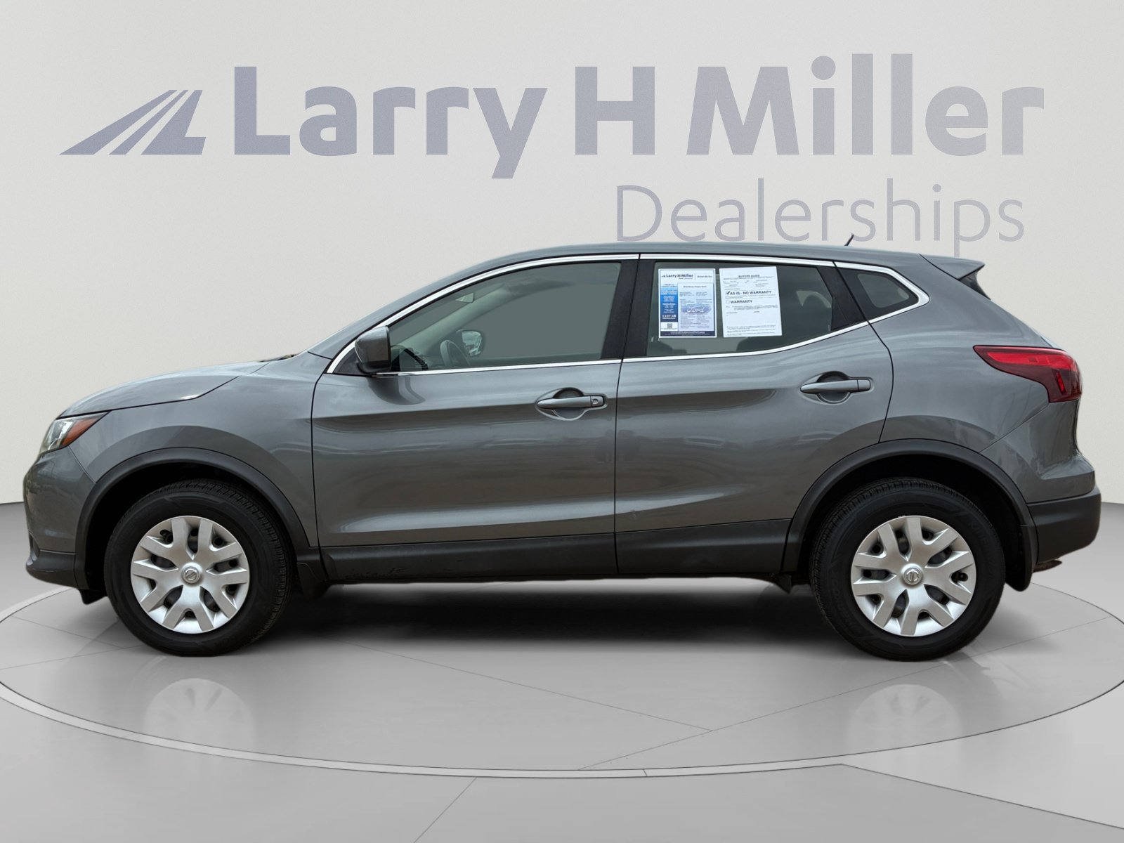 Used 2018 Nissan Rogue Sport S AWD/4WD image 2