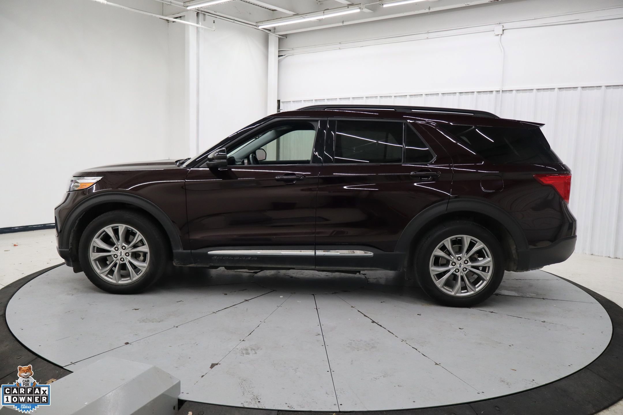 Certified 2022 Ford Explorer XLT w/ Equipment Group 202A image 9