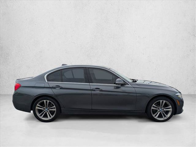 Used 2018 BMW 330i Sedan RWD image 4