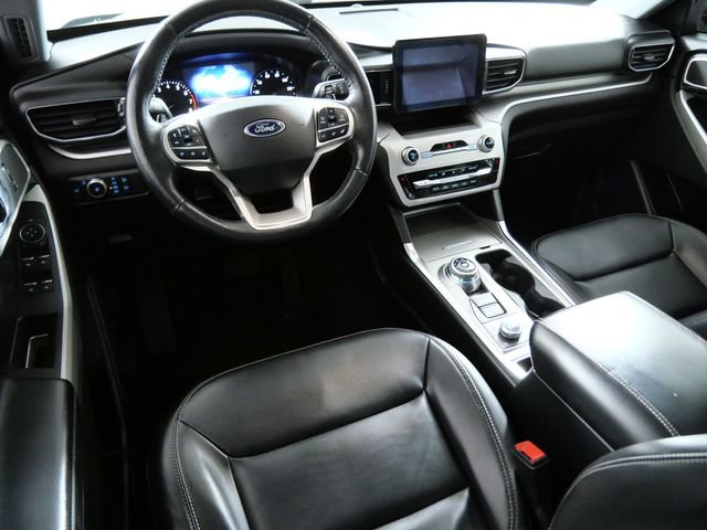Certified 2021 Ford Explorer XLT w/ Equipment Group 202A image 4