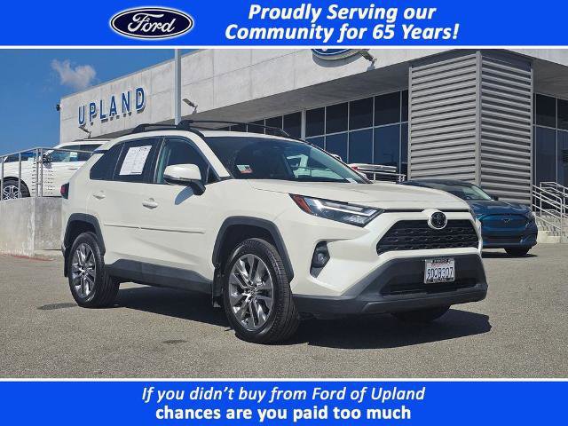 Used 2022 Toyota RAV4 XLE Premium image 5