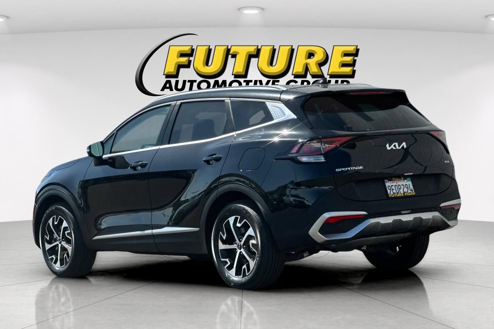 Used 2023 Kia Sportage EX AWD/4WD image 5