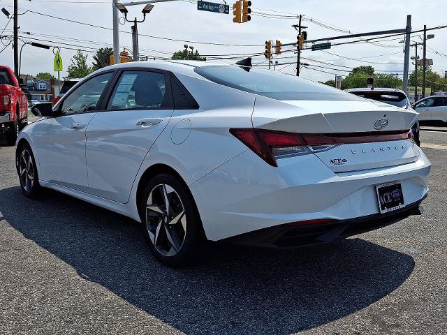 Used 2023 Hyundai Elantra SEL w/ Convenience Package FWD image 4