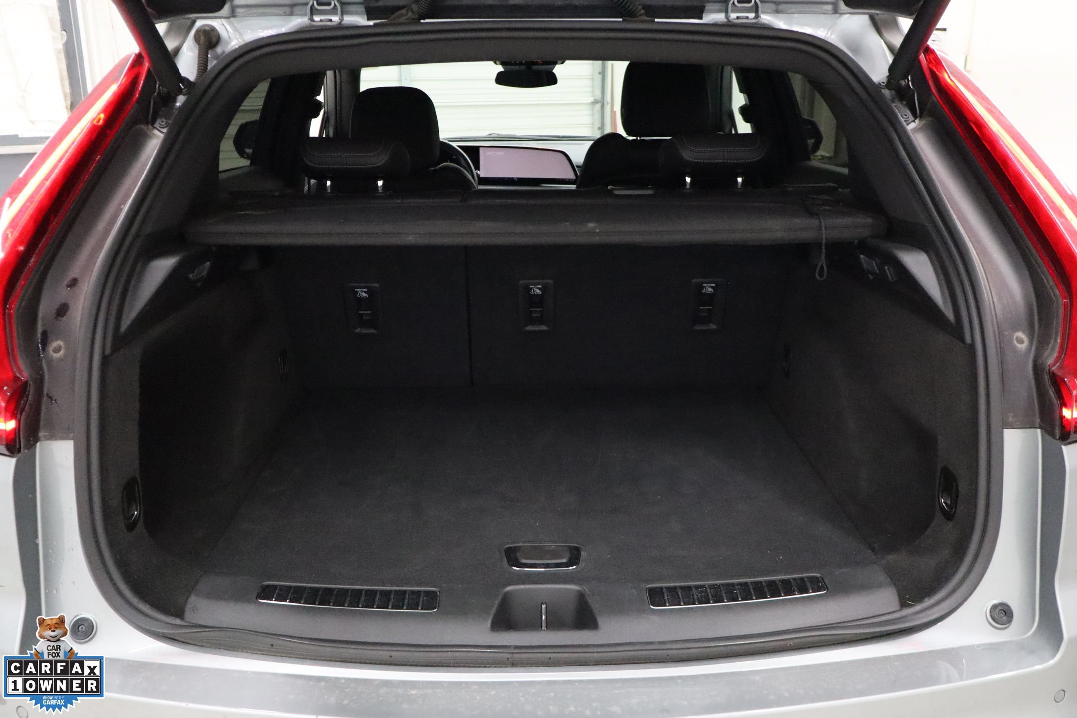 Used 2025 Cadillac XT4 Premium Luxury FWD image 27