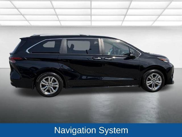 Used 2023 Toyota Sienna Platinum AWD/4WD image 8