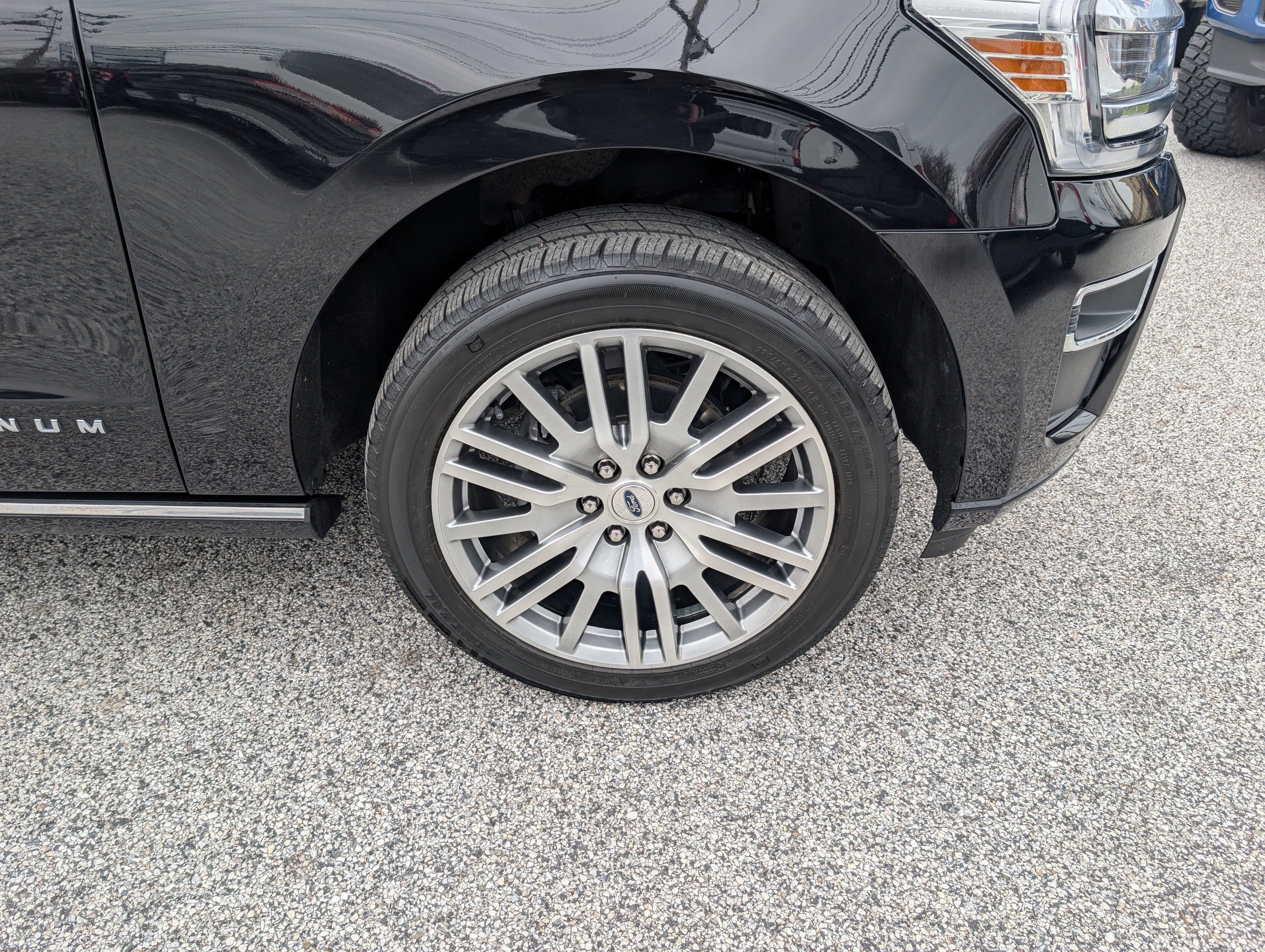 Certified 2023 Ford Expedition Max Platinum image 11