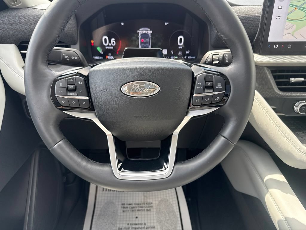 Certified 2025 Ford Explorer Platinum w/ Ultimate Package AWD/4WD image 14