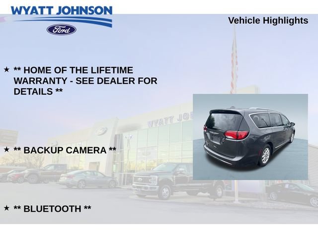 Used 2020 Chrysler Pacifica Touring-L FWD image 5