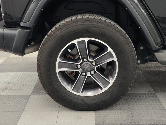Used 2023 Jeep Wrangler Unlimited Sahara w/ Cold Weather Group AWD/4WD image 14