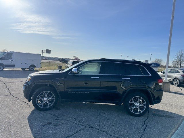 Used 2022 Jeep Grand Cherokee Limited w/ Trailer Tow Group IV image 2