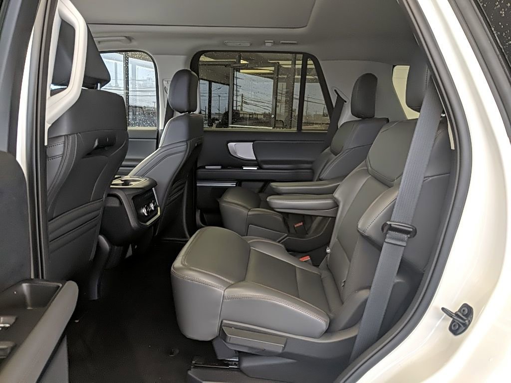 Certified 2025 Ford Expedition Active image 13