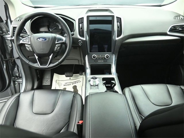 Certified 2022 Ford Edge Titanium w/ Class II Trailer Tow Package image 37