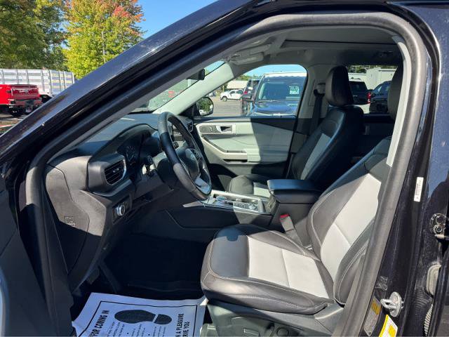 Certified 2023 Ford Explorer XLT w/ Equipment Group 202A AWD/4WD image 10