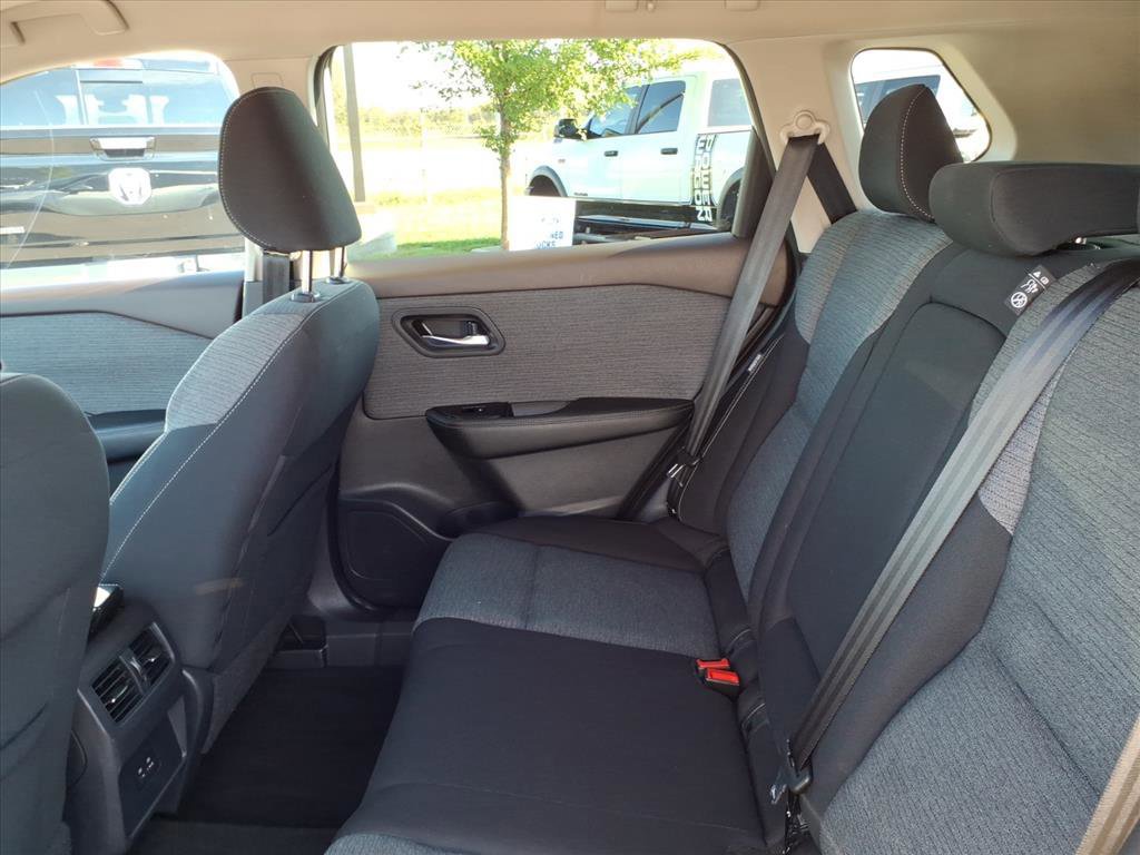 Used 2021 Nissan Rogue SV image 13