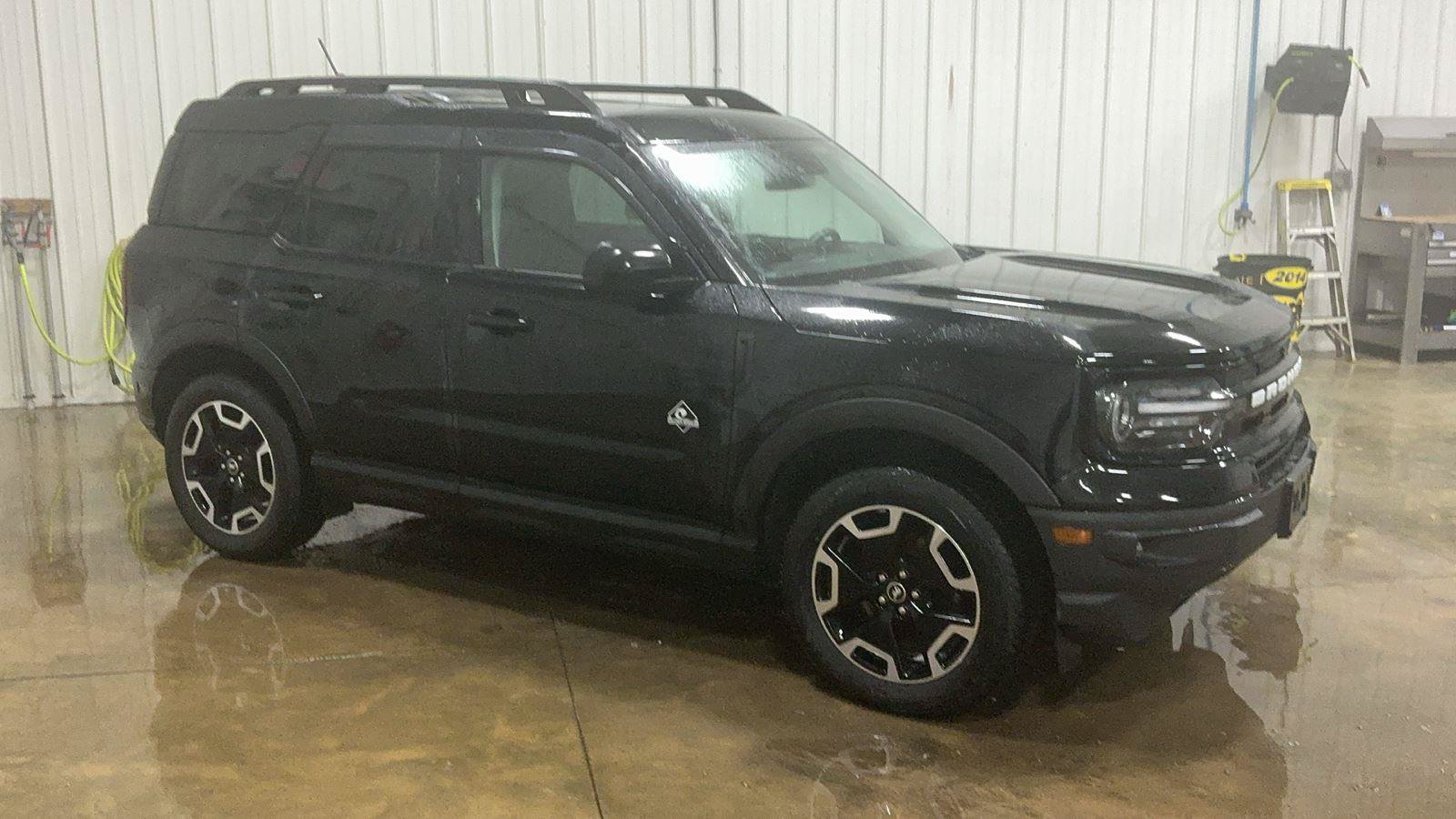 Certified 2022 Ford Bronco Sport Outer Banks w/ Tech Package AWD/4WD image 4