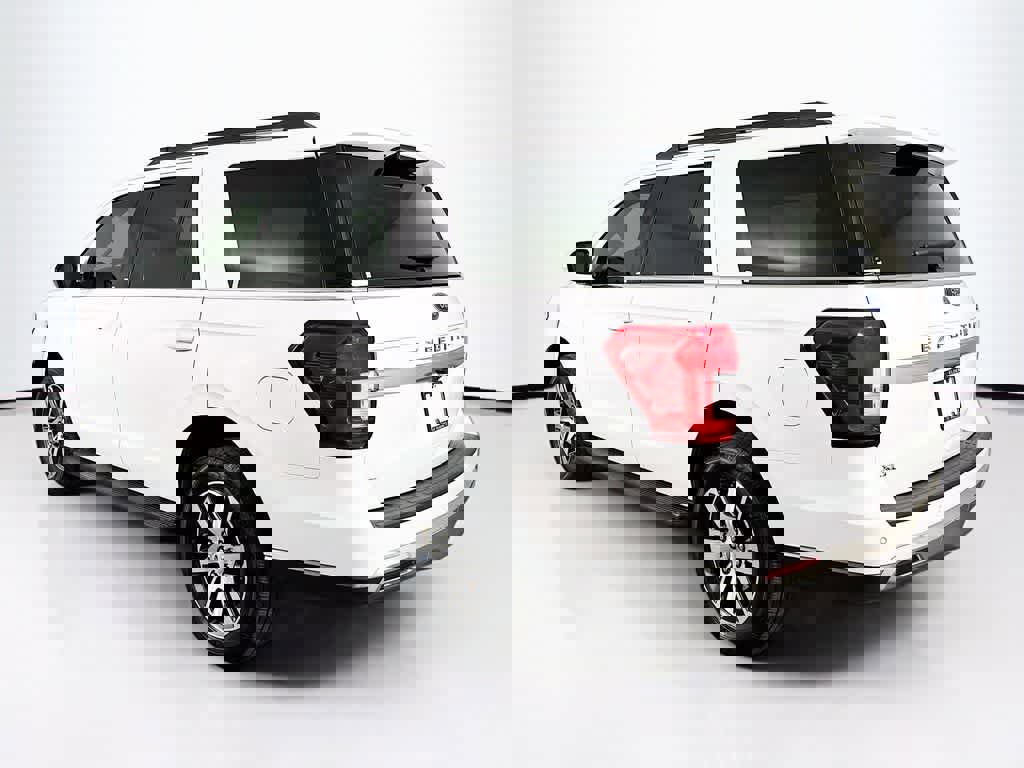 Certified 2024 Ford Expedition XLT image 4