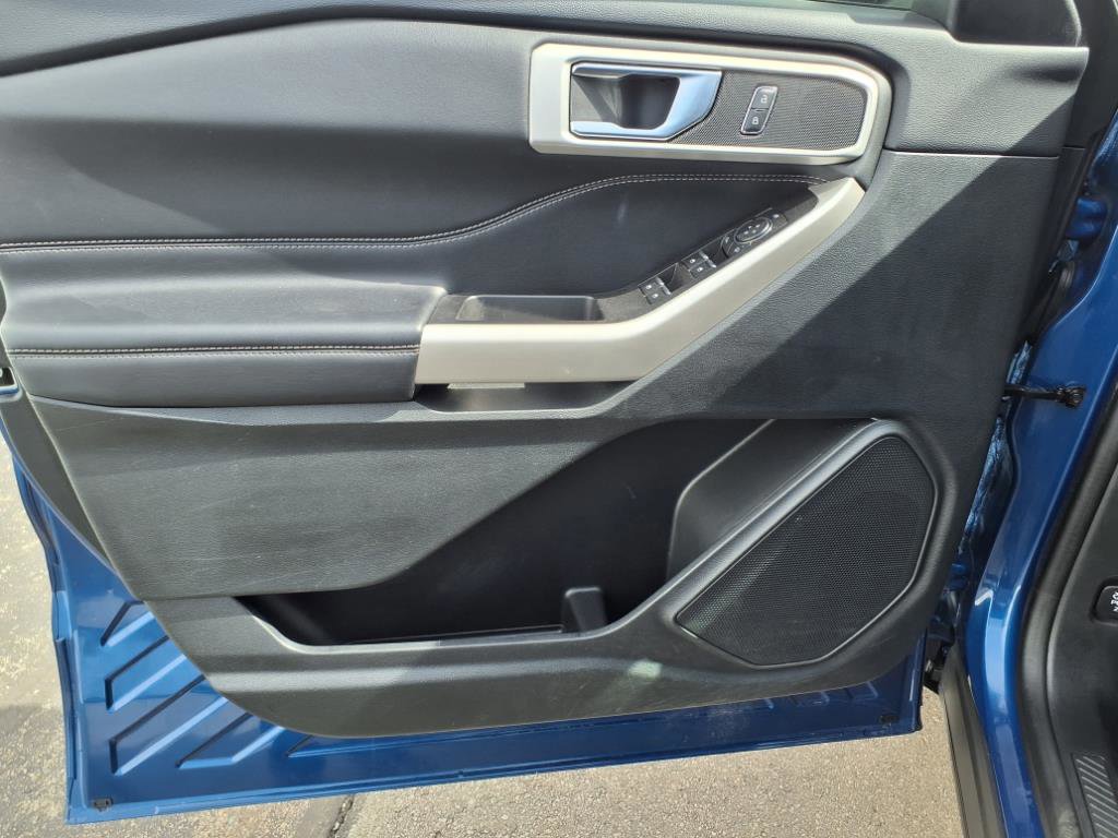 Certified 2022 Ford Explorer XLT w/ Equipment Group 202A image 12