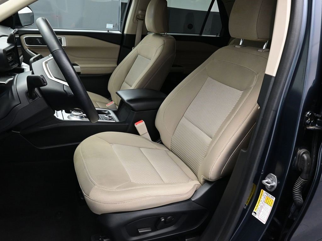 Certified 2022 Ford Explorer XLT w/ Class IV Trailer Tow Package image 27