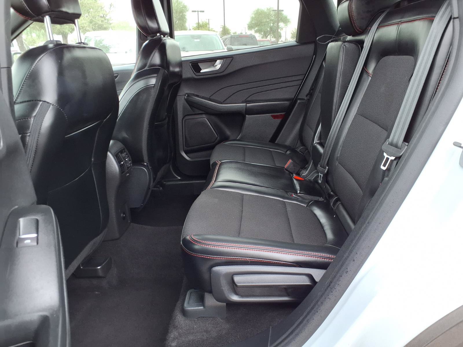 Certified 2025 Ford Escape ST-Line Select AWD/4WD image 17