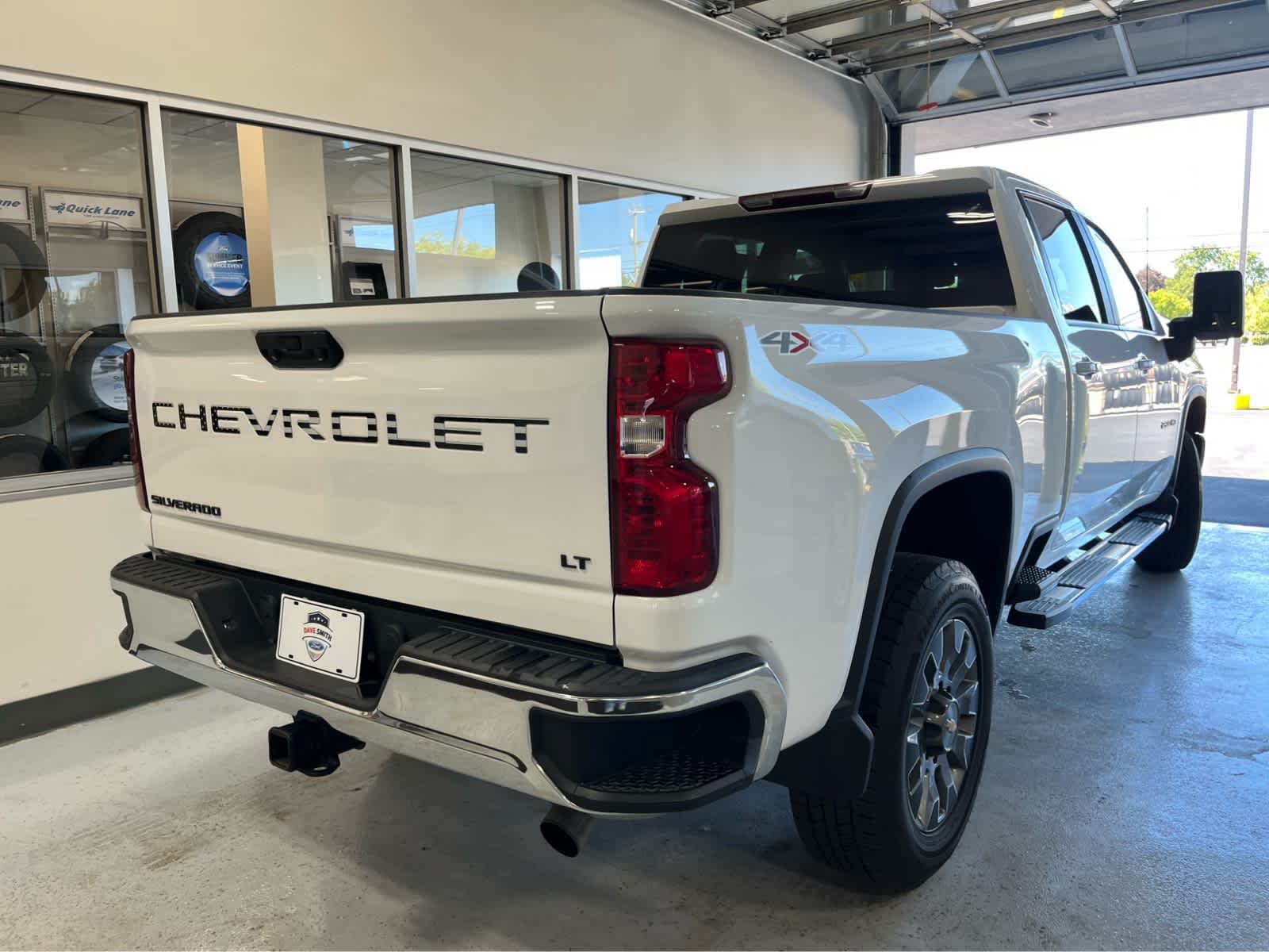 Used 2024 Chevrolet Silverado 2500 LT w/ Convenience Package AWD/4WD image 9