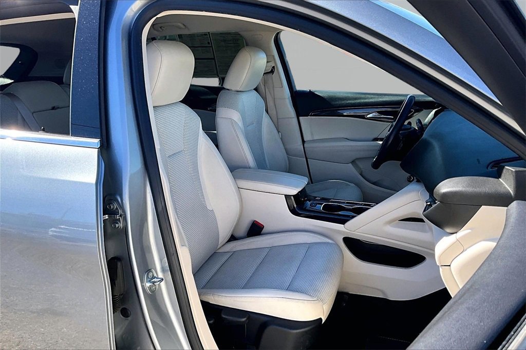Used 2023 Buick Envision Preferred image 9