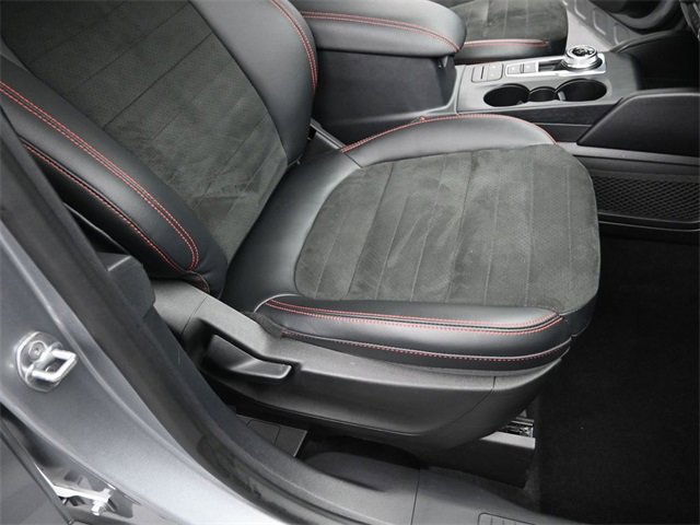 Certified 2022 Ford Escape SEL w/ SEL Stealth AWD Package image 34