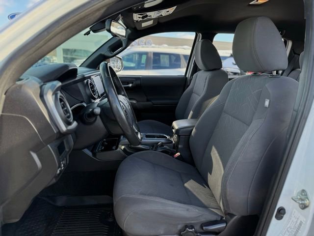 Used 2019 Toyota Tacoma TRD Off-Road w/ Technology Package image 2