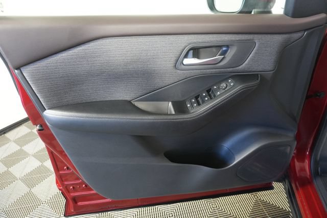 Used 2022 Nissan Rogue SV FWD image 29