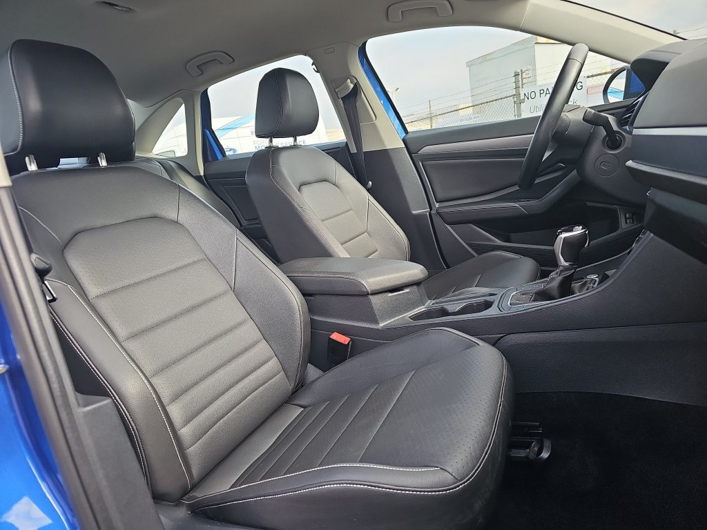 Used 2024 Volkswagen Jetta SE FWD image 10