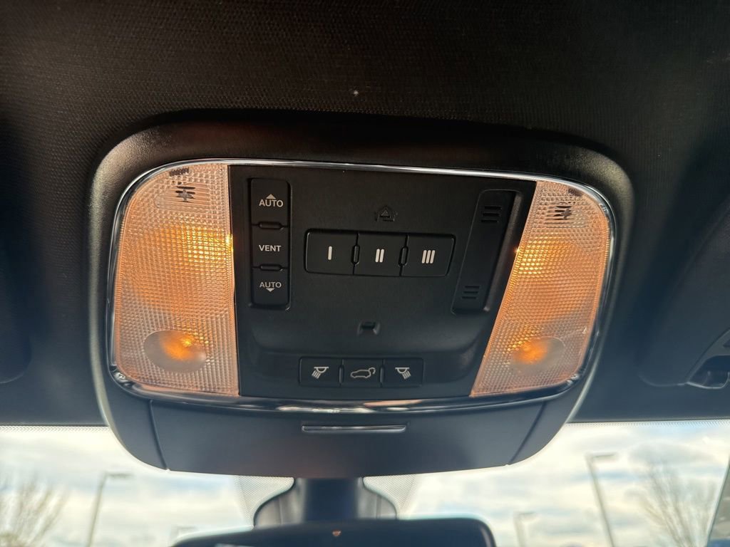 Used 2018 Jeep Grand Cherokee Limited image 27