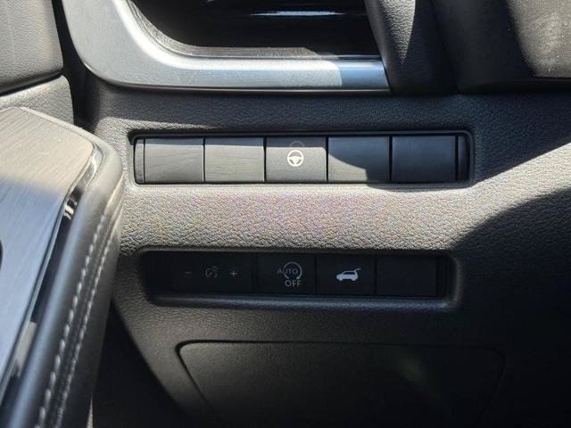 Used 2023 Nissan Rogue SL AWD/4WD image 20