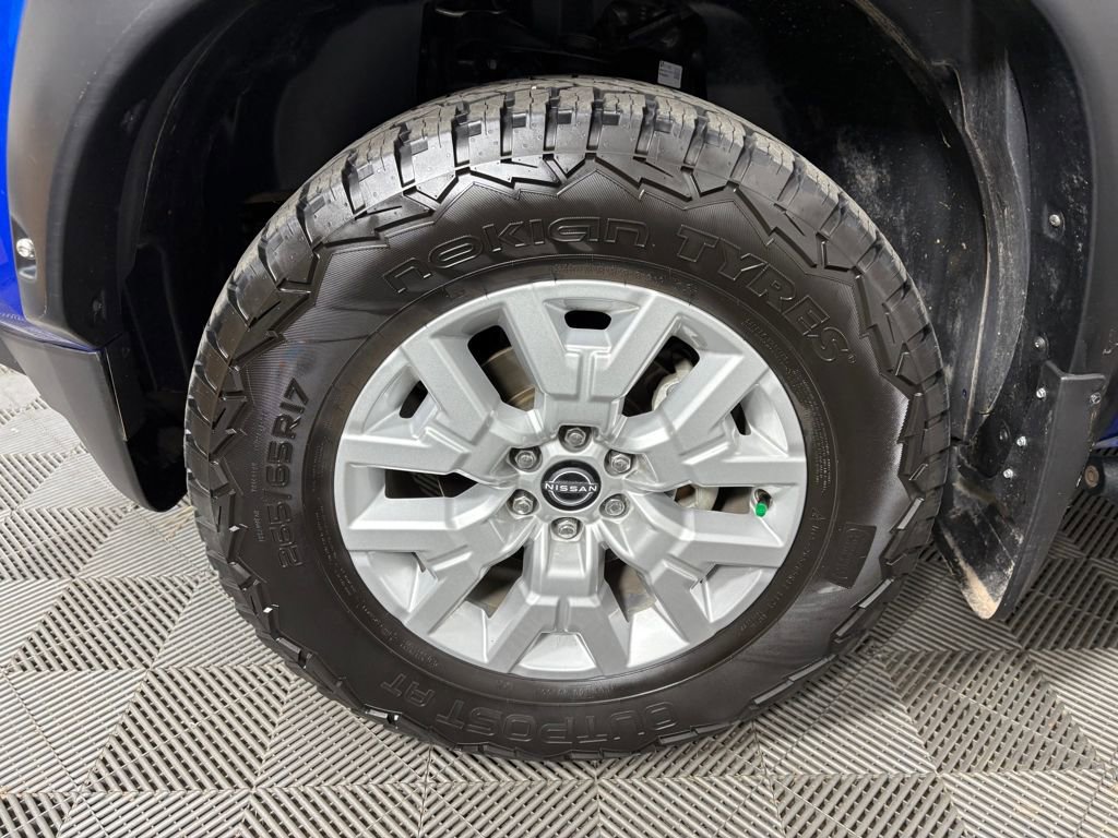 Used 2024 Nissan Frontier SV w/ SV Convenience Package image 11