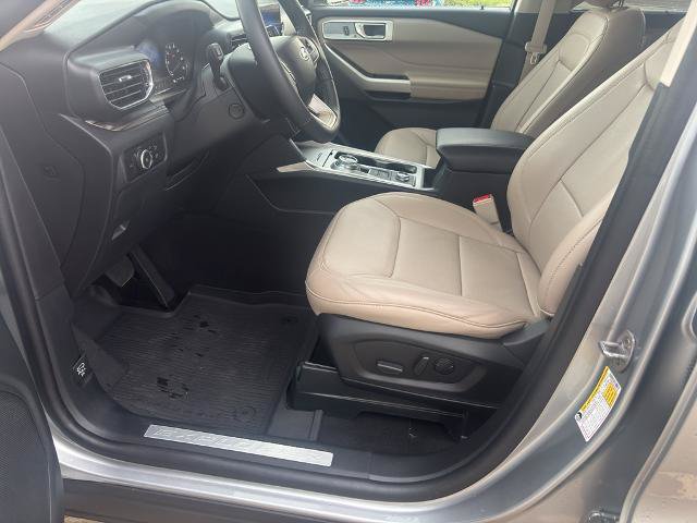 Certified 2024 Ford Explorer Limited w/ Equipment Group 301A AWD/4WD image 11