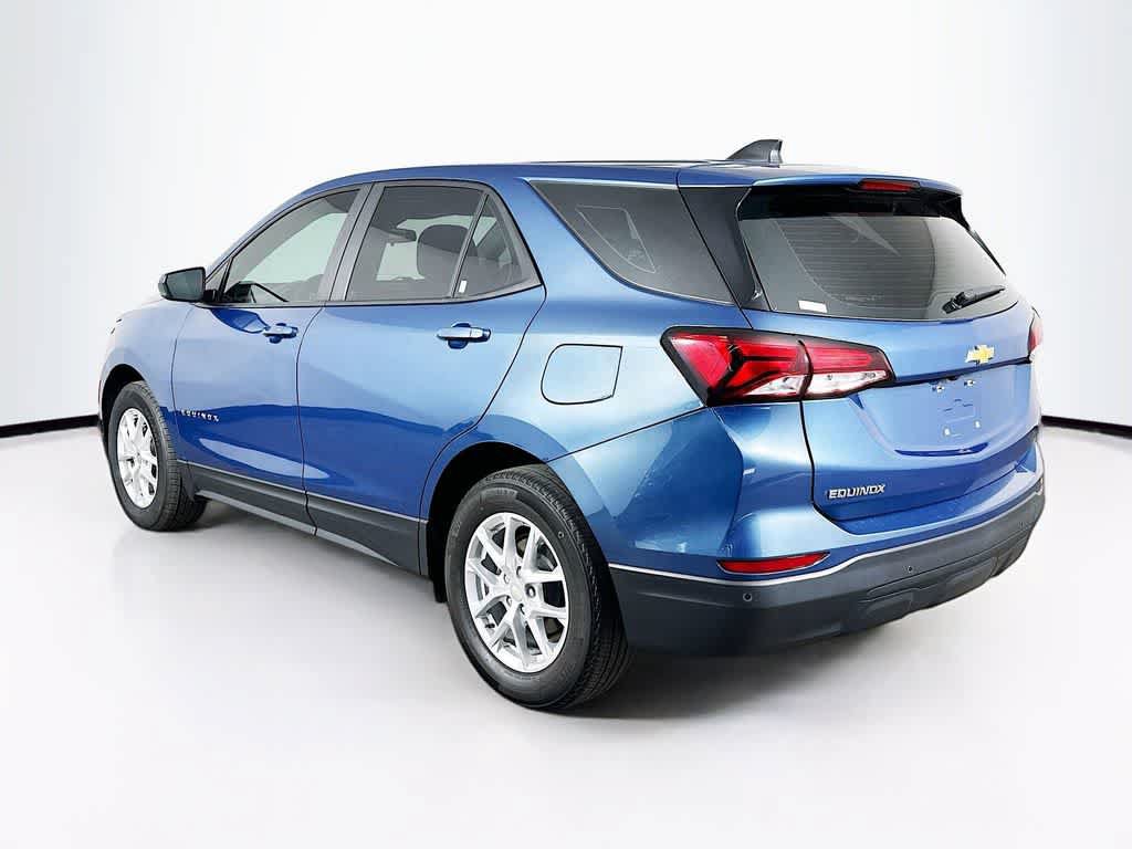 Used 2024 Chevrolet Equinox LS w/ Driver Confidence II Package FWD image 4