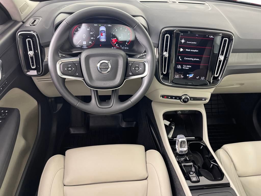 Used 2022 Volvo XC40 T5 Inscription image 14