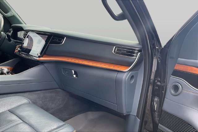 Used 2022 Jeep Grand Wagoneer Series II AWD/4WD image 19