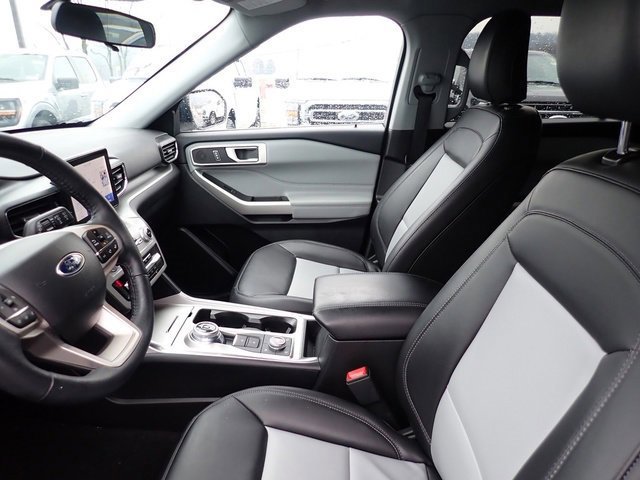 Certified 2023 Ford Explorer XLT w/ Equipment Group 202A image 16